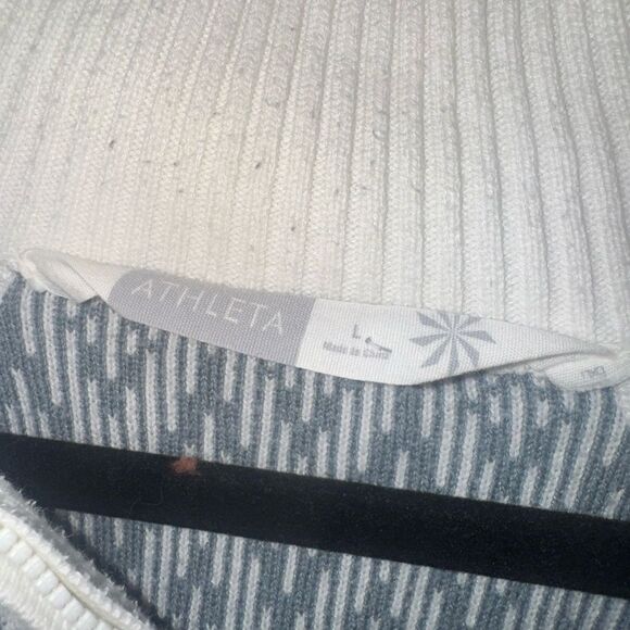 Athleta White and Gray Geometric Sweater - Picture 3 of 3